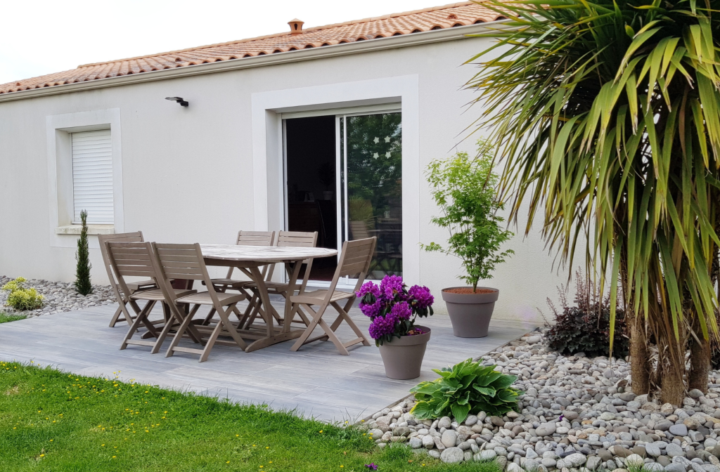 Nettoyage de la terrasse et du mobilier